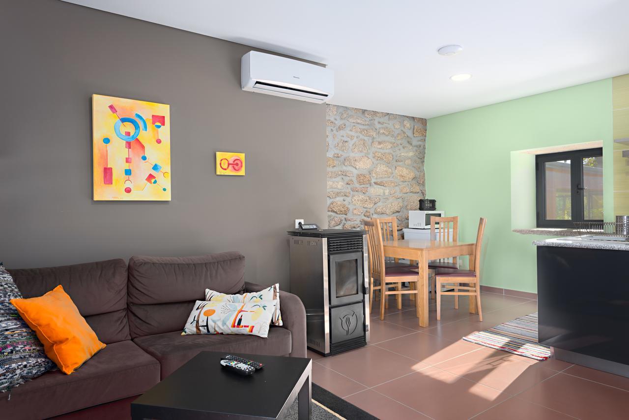 Гостевой дом Casas De Sequeiros Sequeiros  Экстерьер фото